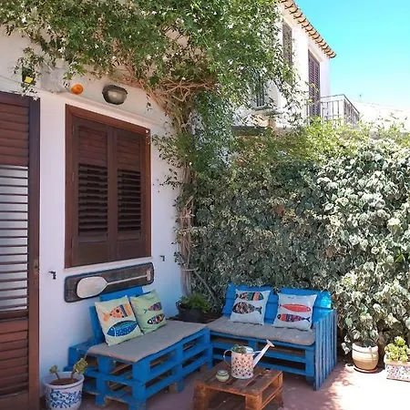 Corallina Relais & Climbing Center